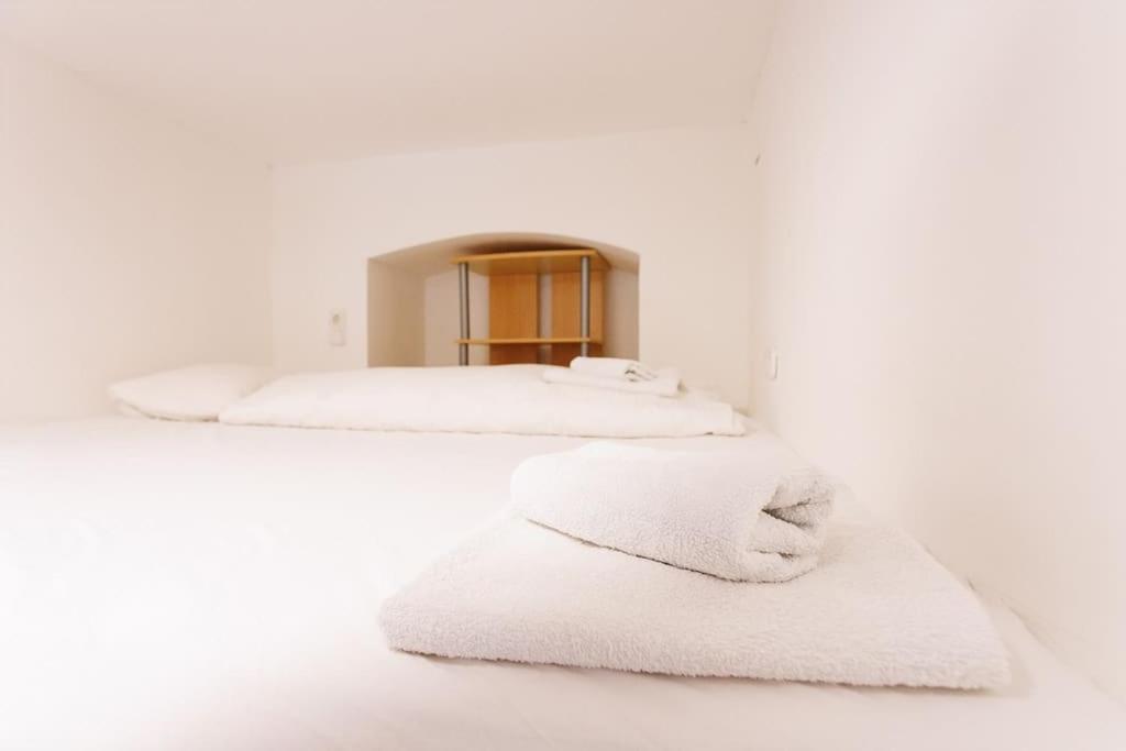 Urban Capsule Apartment - Near Mariahilfer Strasse Wien Eksteriør billede