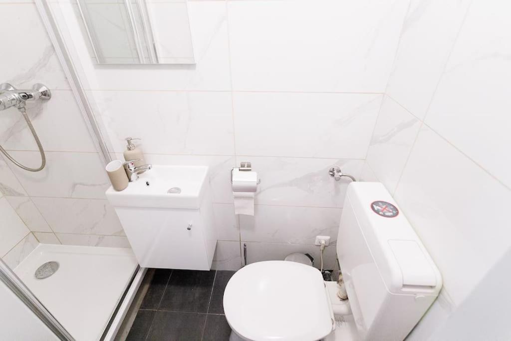 Urban Capsule Apartment - Near Mariahilfer Strasse Wien Eksteriør billede